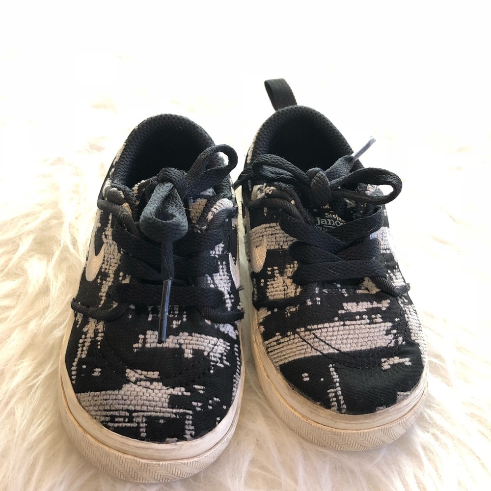 Toddler kids size 6C skate shoes Stefan Janoski
